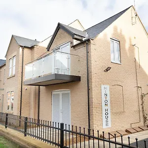  Apartment Citystay - Hinton House